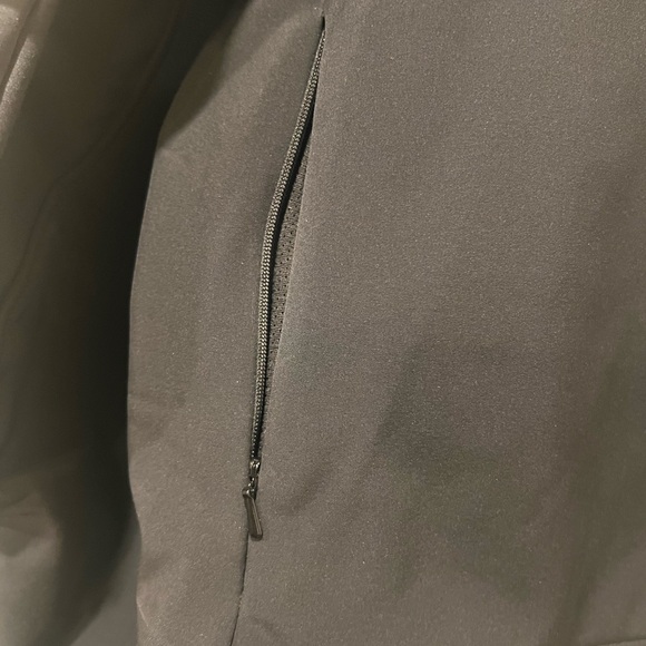 Women’s North Face Jacket - Picture 7 of 7